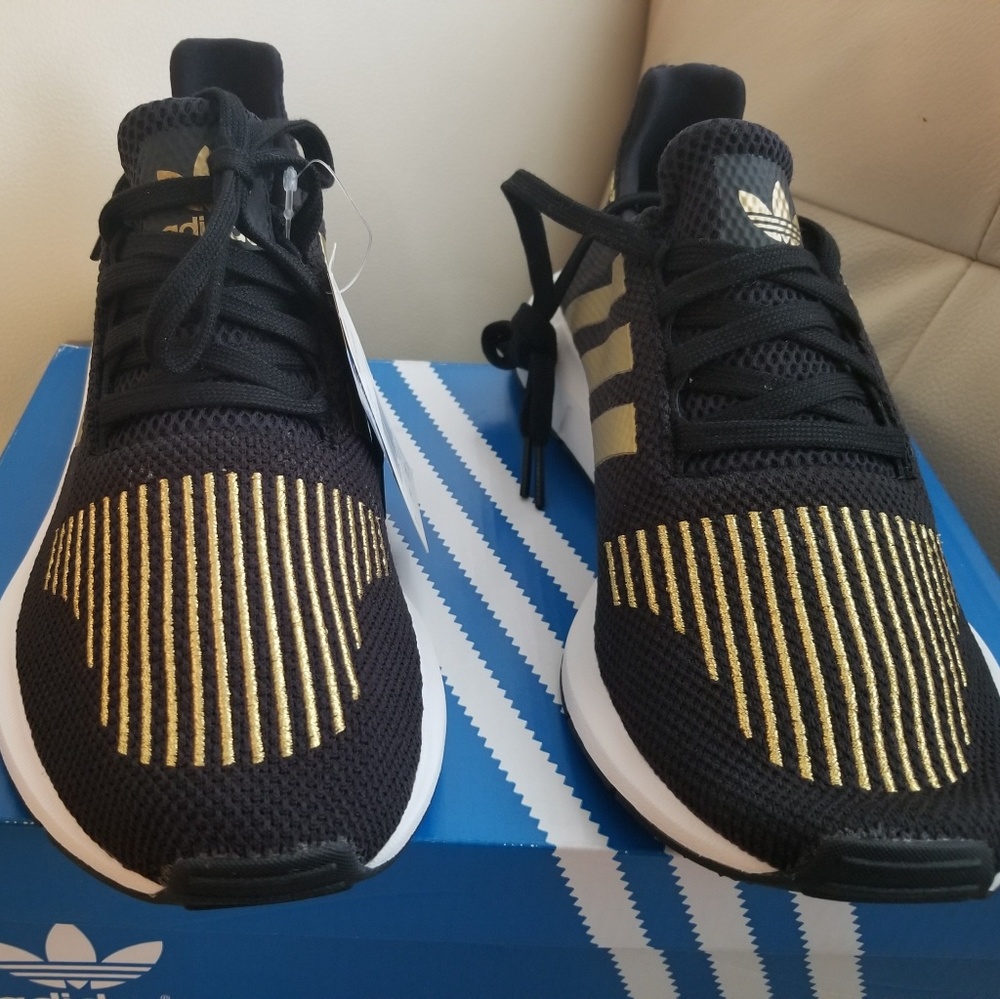 Adidas Swift Womens Size 8.5 NWT